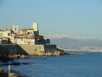 Mein Lieblingsmotiv: Die Altstadt von Antibes am Meer im Vordergrund und die Alpen im Hintergrund.
