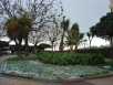 Park unmittelbar am Meer